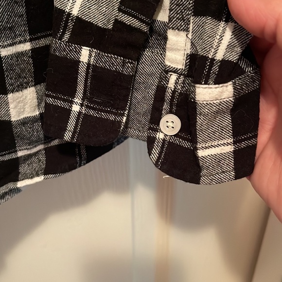 100% Cotton flannel shirt. Black and white. - Picture 3 of 9